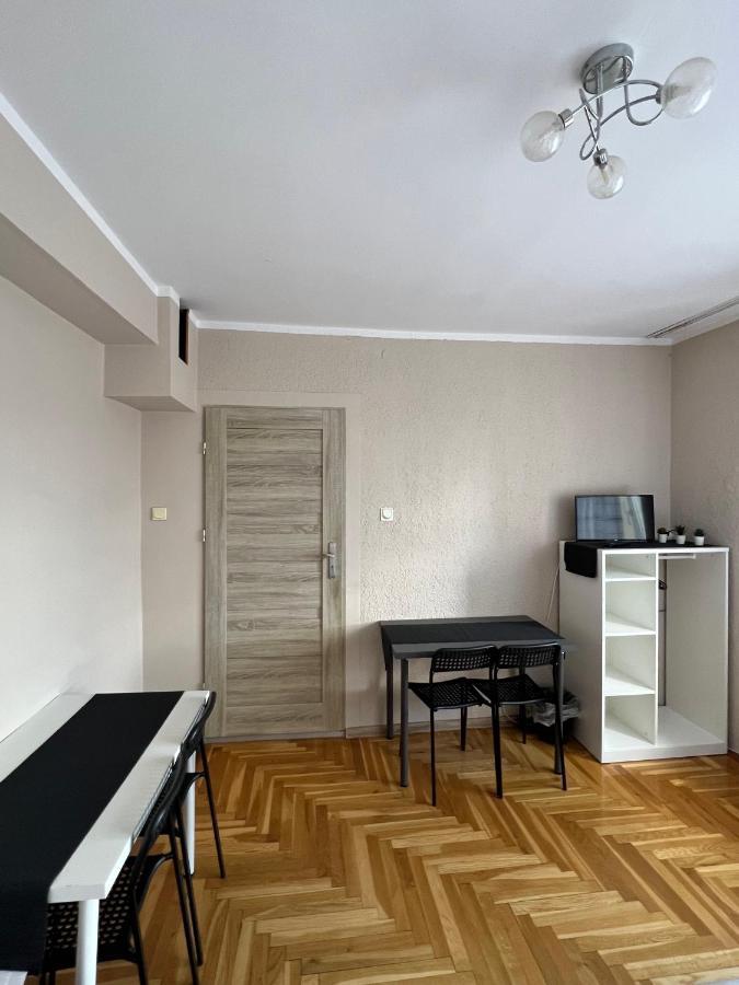 Kwatery Prywatne Jasmin Gniezno Exterior foto
